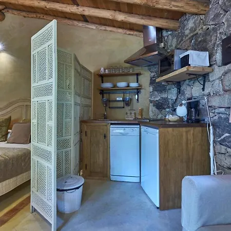 Vakantiehuis Nice In With Wifi, 1 Bedrooms&outdoor Swimming Pool